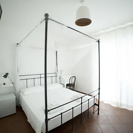 Artemisia Bed & Breakfast *